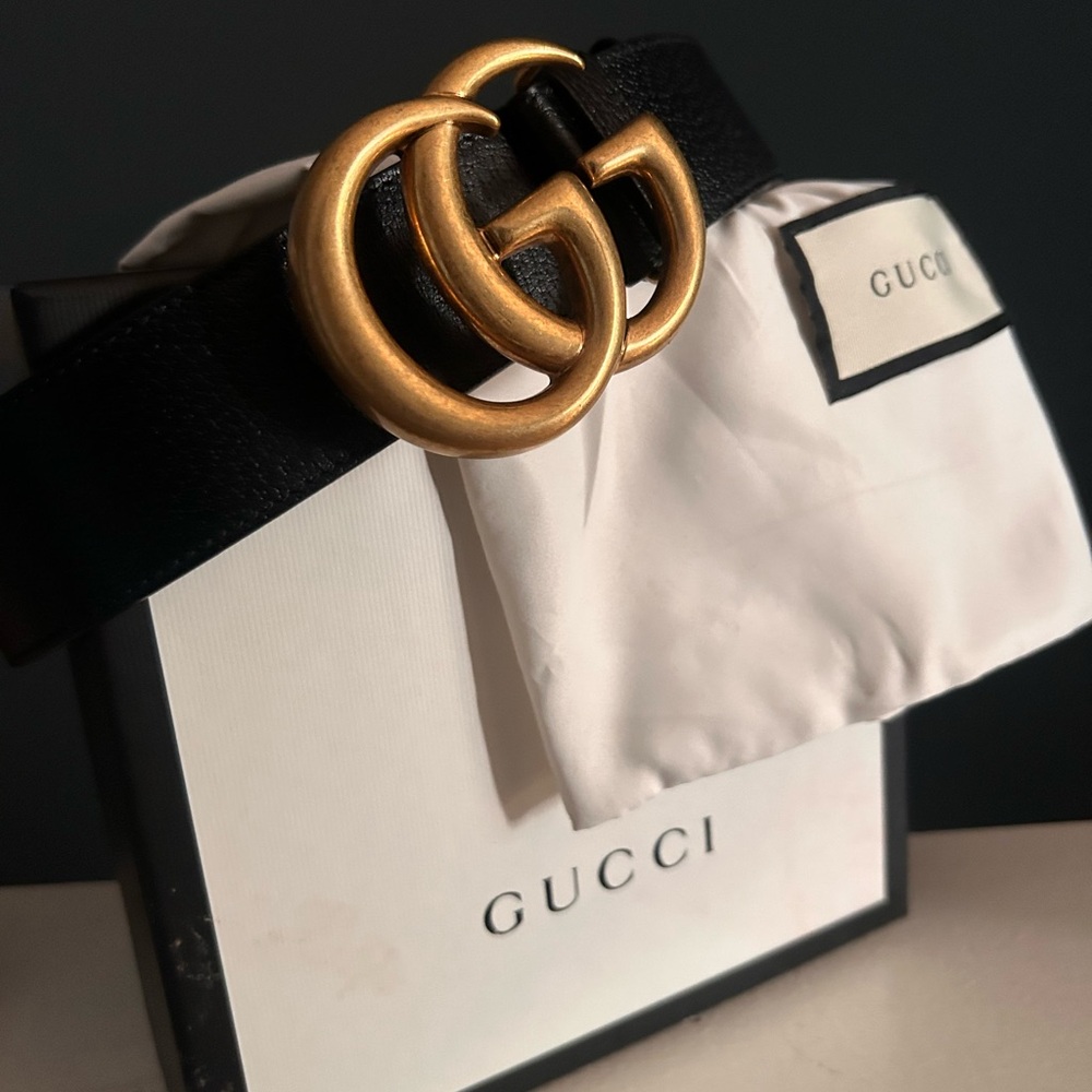 Gucci Women's Belt in Black with Gold GG Buckle - Picture 3 of 3